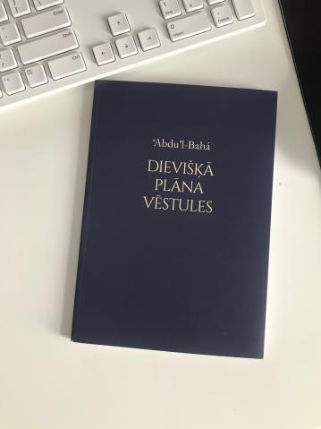 Grāmata latviešu valodā